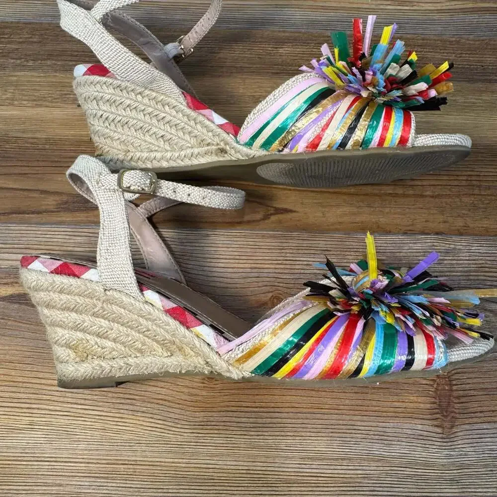 Betsey Johnson Lizzie Women’s 9.5M Raffia Fringe Espadrille Wedge Sandals